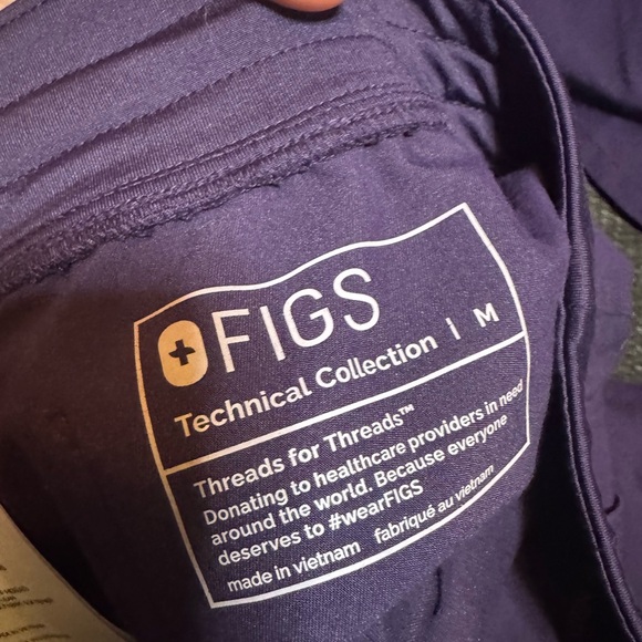 Figs Deep Purple Scrub Set - Picture 7 of 7